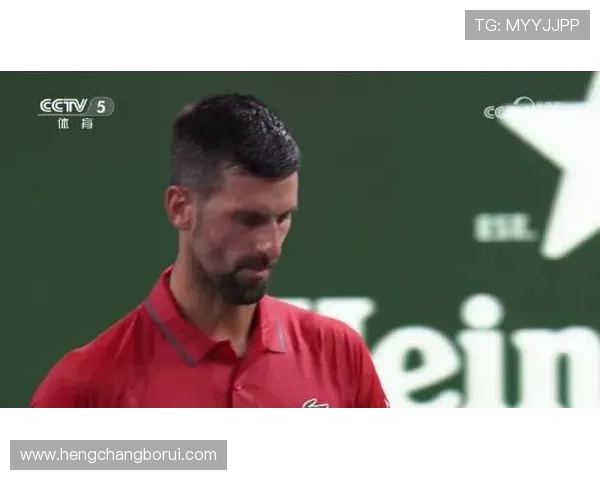 德约科维奇逆转夺冠再创纪录新篇章年轻球员表现惊艳引发热议 德约科维奇逆转夺冠再创纪录新篇章年轻球员表现惊艳引发热议