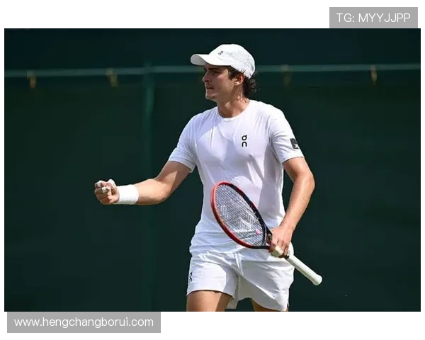 网球名将伤愈复出挑战大满贯冠军 新赛季展现全新竞技状态